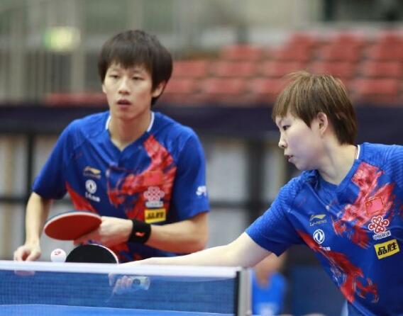 在球场上可 在球场上可